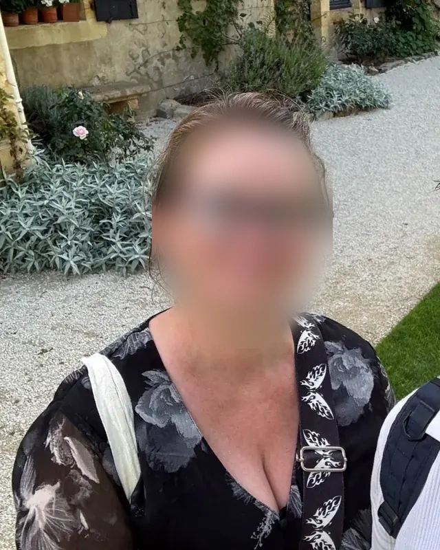 Julia - Image 6